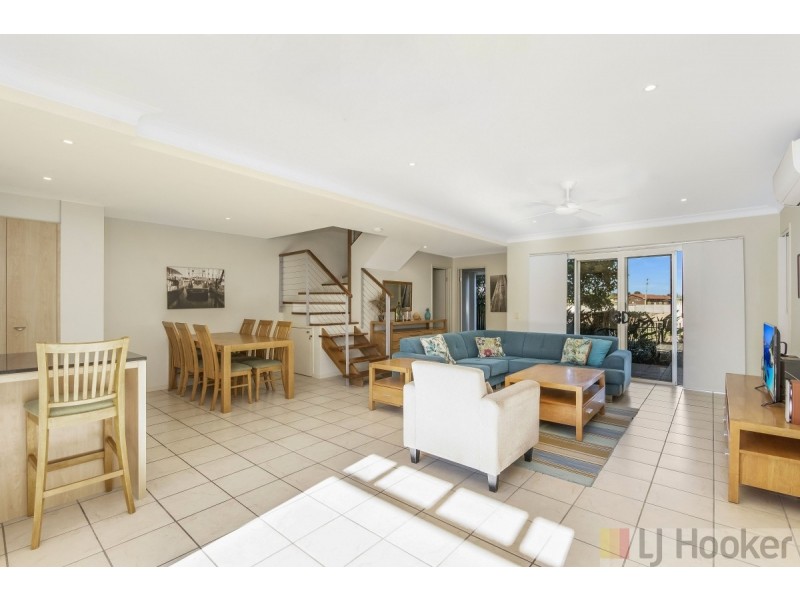 69/20-21 Pacific Parade, Yamba NSW 2464