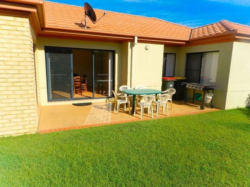 33 Oceania Court, Yamba NSW 2464