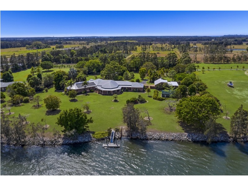 74 McConnells Lane, Palmers Island NSW 2463