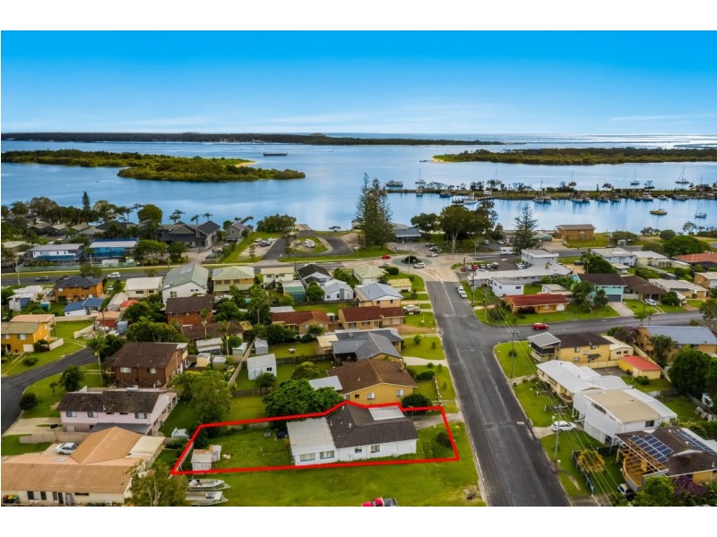 11 Golding Street, Yamba NSW 2464