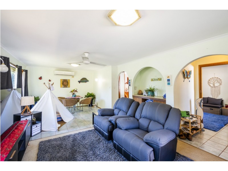 64 Coonawarra Court, Yamba NSW 2464