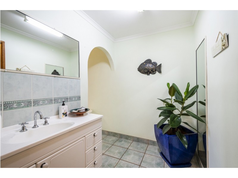 64 Coonawarra Court, Yamba NSW 2464