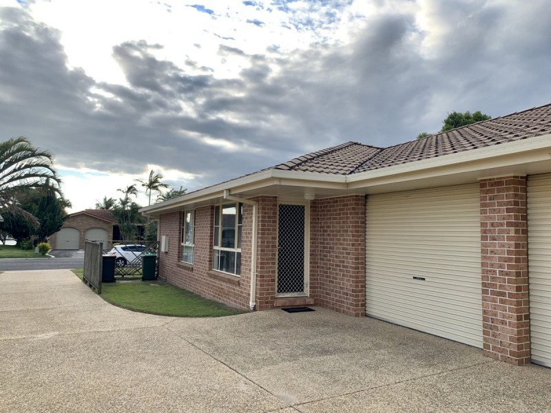 1/10 Melaleuca Drive, Yamba NSW 2464
