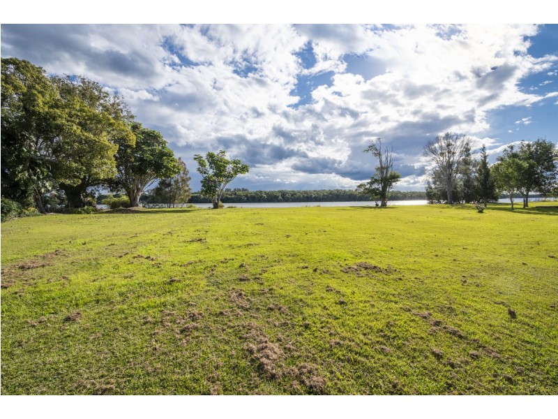 5 Carrington Street, Palmers Island NSW 2463