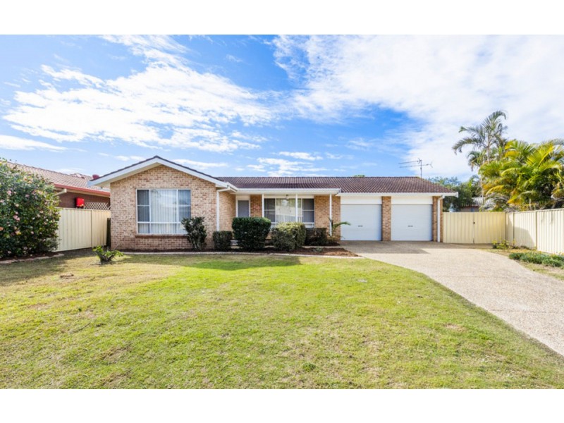 19 Ficus Close, Yamba NSW 2464