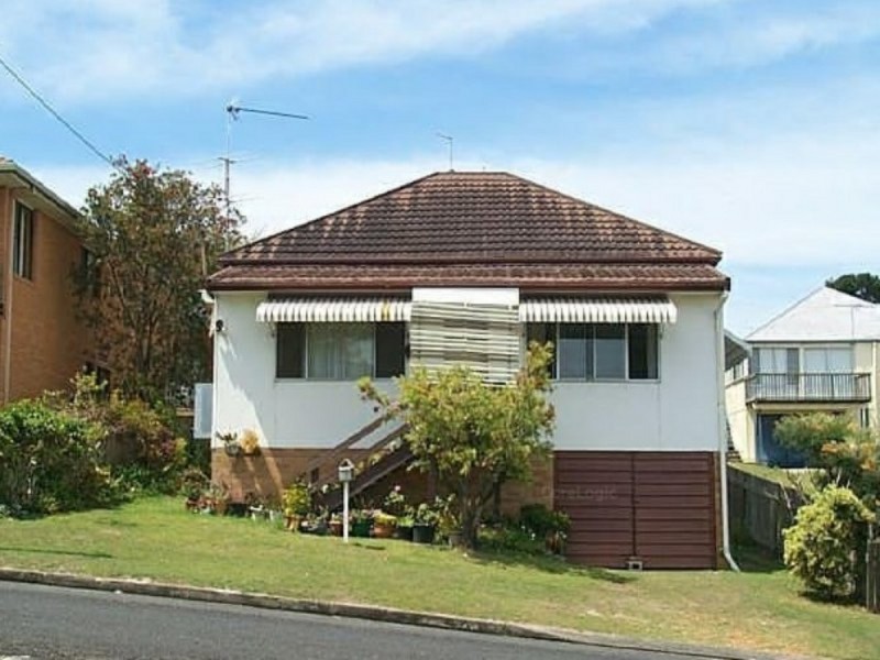 2/10 Beach Street, Yamba NSW 2464