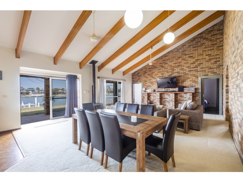 16 Acacia Circuit, Yamba NSW 2464