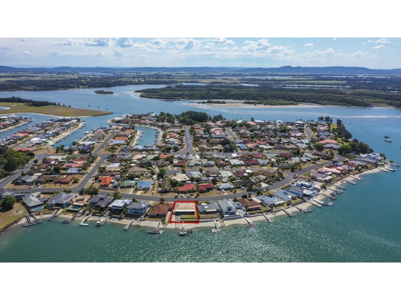 16 Acacia Circuit, Yamba NSW 2464