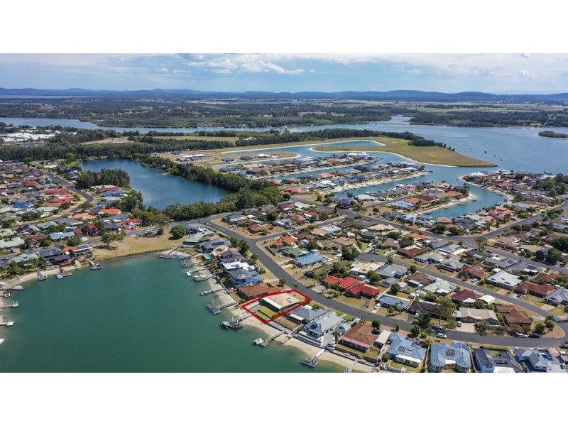 16 Acacia Circuit, Yamba NSW 2464