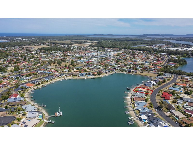 16 Acacia Circuit, Yamba NSW 2464