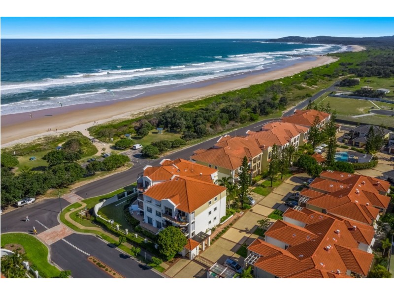 1/20-21 Pacific Parade, Yamba NSW 2464