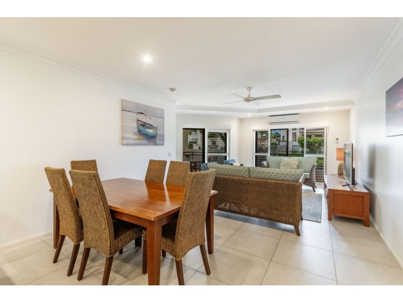 1/20-21 Pacific Parade, Yamba NSW 2464