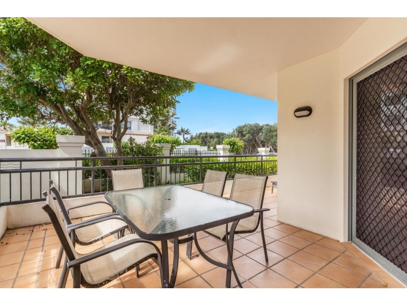 1/20-21 Pacific Parade, Yamba NSW 2464