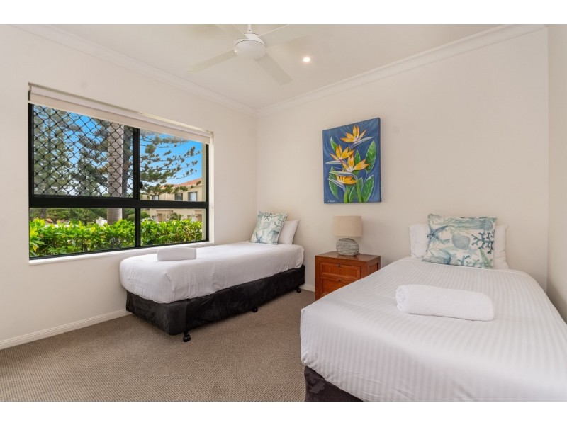 1/20-21 Pacific Parade, Yamba NSW 2464