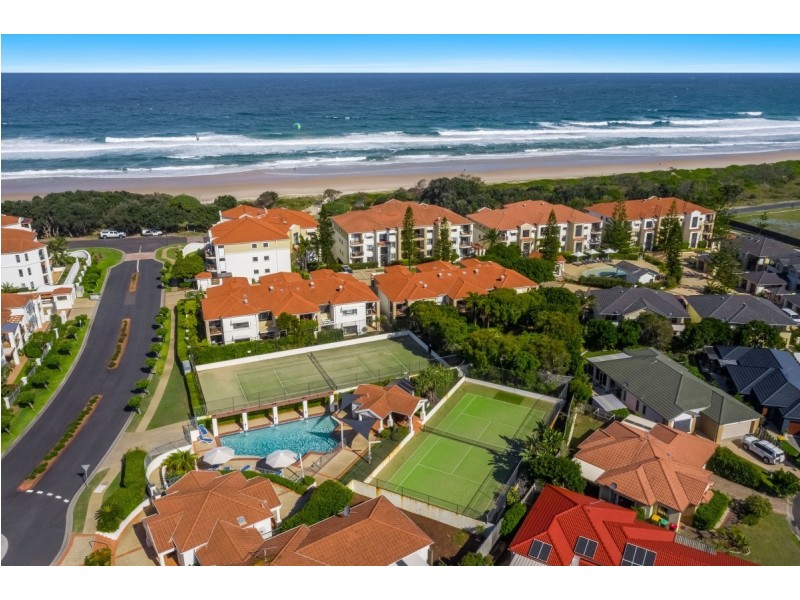 1/20-21 Pacific Parade, Yamba NSW 2464