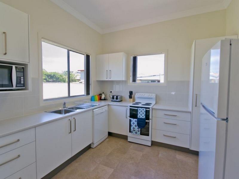 2 River Street, Yamba NSW 2464