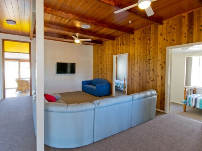 2 River Street, Yamba NSW 2464