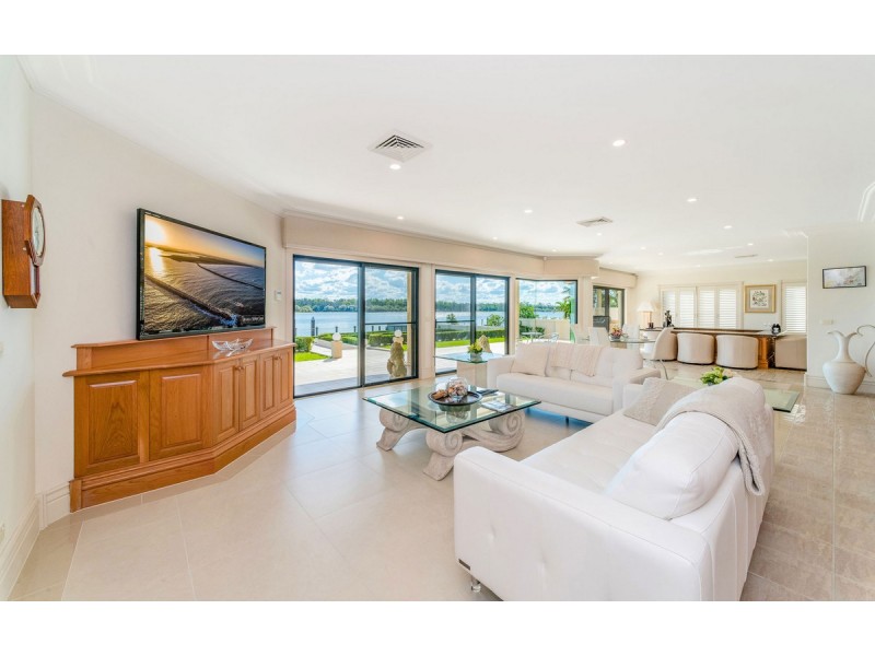 44 Palm Terrace, Yamba NSW 2464