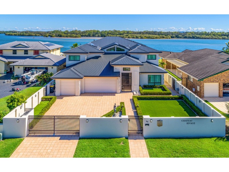 44 Palm Terrace, Yamba NSW 2464
