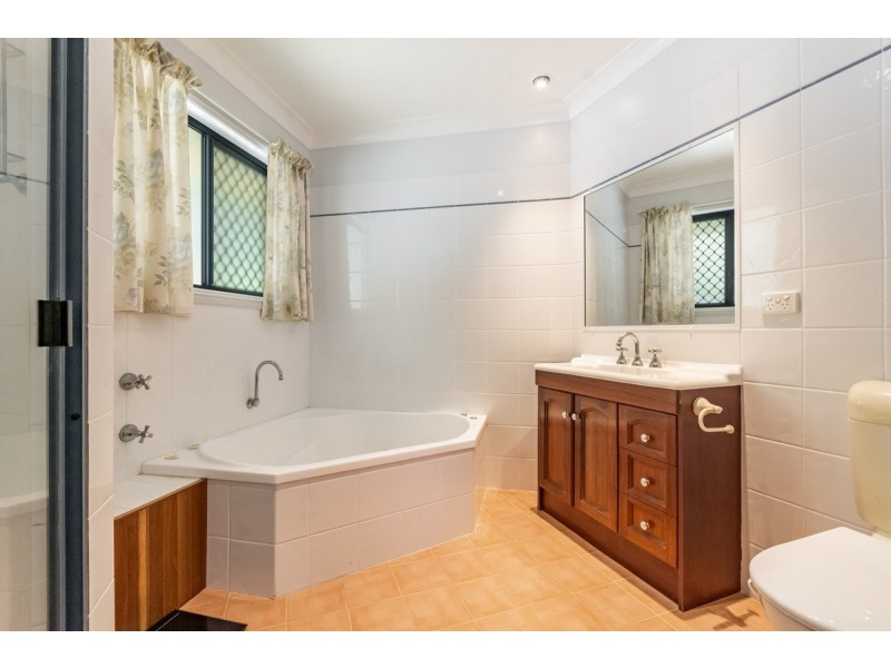 7 Lady Beatrice Court, Yamba NSW 2464