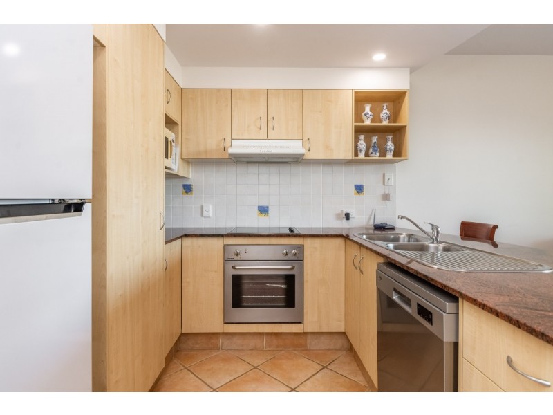 4/4 Queen Street, Yamba NSW 2464