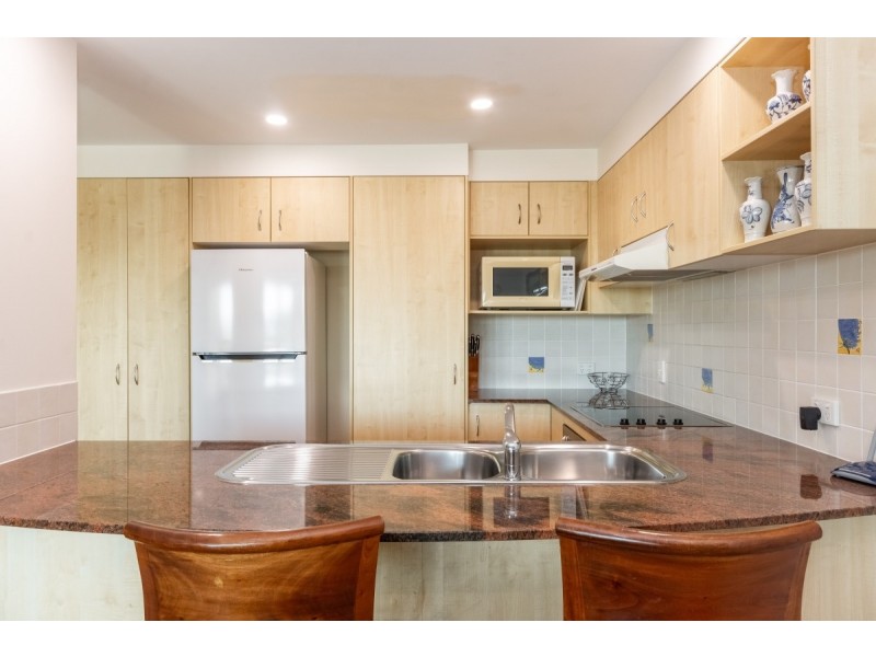 4/4 Queen Street, Yamba NSW 2464