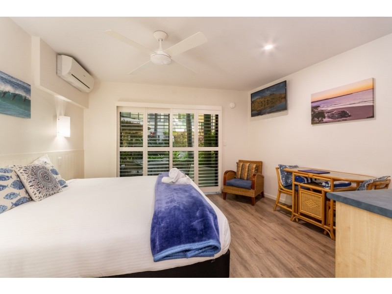 4/4 Queen Street, Yamba NSW 2464