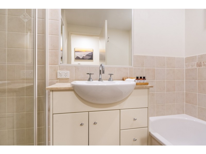 4/4 Queen Street, Yamba NSW 2464