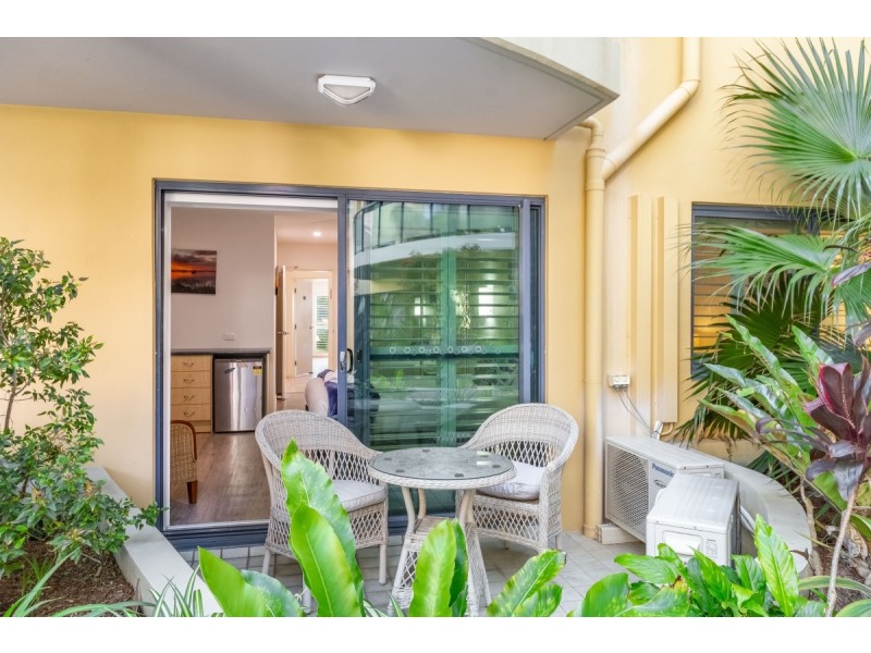 4/4 Queen Street, Yamba NSW 2464