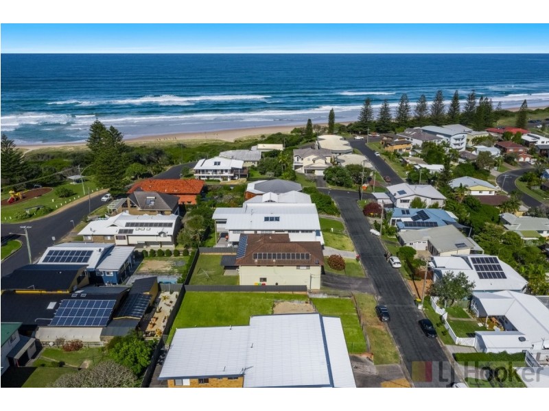 4 Link Street, Yamba NSW 2464