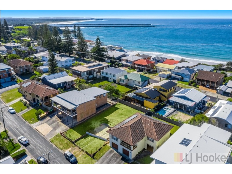 4 Link Street, Yamba NSW 2464