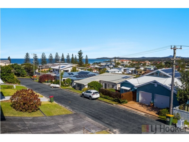 4 Link Street, Yamba NSW 2464