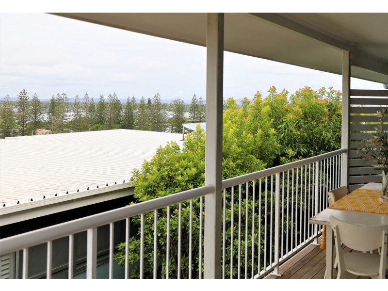 1/7 Convent Lane, Yamba NSW 2464
