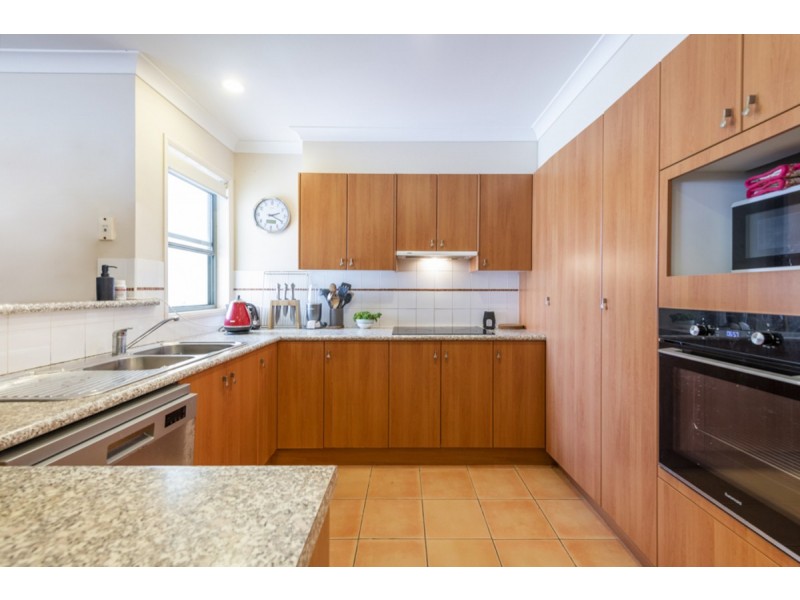 B5 U2/18-19 Pacific Parade, Yamba NSW 2464