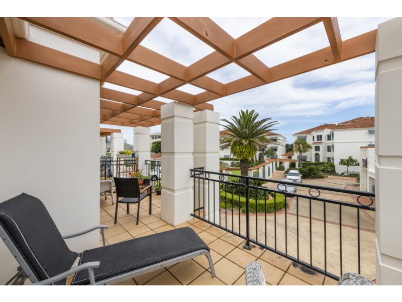 B5 U2/18-19 Pacific Parade, Yamba NSW 2464