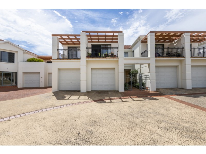 B5 U2/18-19 Pacific Parade, Yamba NSW 2464