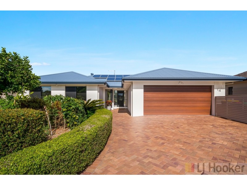 14 Edgewater Close, Yamba NSW 2464
