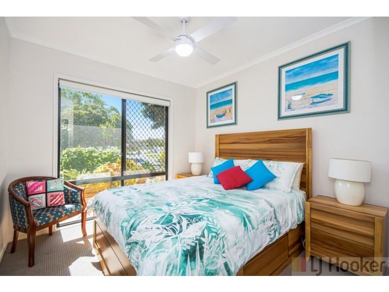 14 Edgewater Close, Yamba NSW 2464