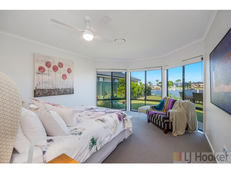 14 Edgewater Close, Yamba NSW 2464
