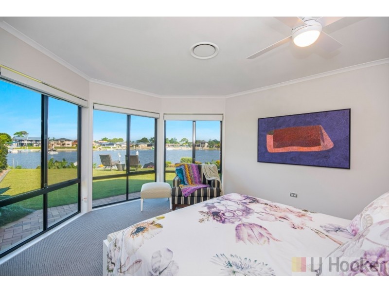 14 Edgewater Close, Yamba NSW 2464