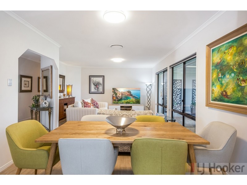 14 Edgewater Close, Yamba NSW 2464