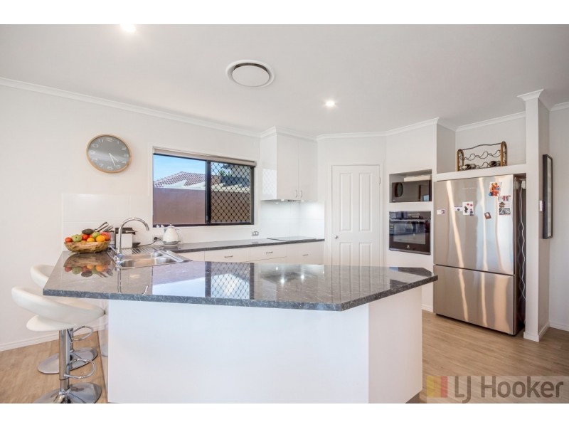 14 Edgewater Close, Yamba NSW 2464