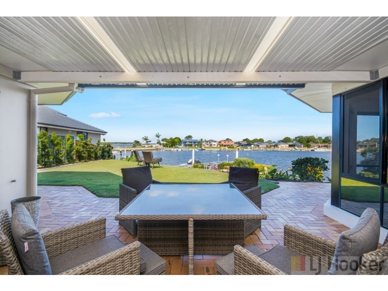 14 Edgewater Close, Yamba NSW 2464