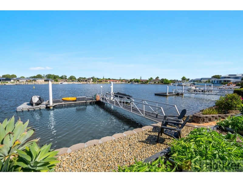 14 Edgewater Close, Yamba NSW 2464