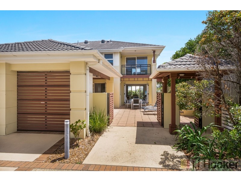 65/20-21 Pacific Parade, Yamba NSW 2464