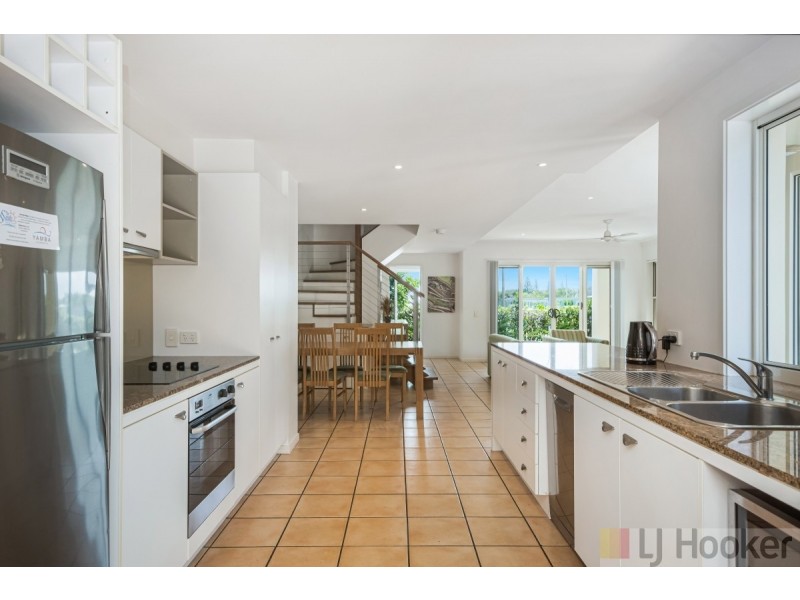 65/20-21 Pacific Parade, Yamba NSW 2464