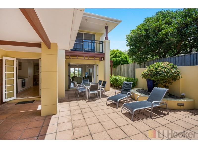 65/20-21 Pacific Parade, Yamba NSW 2464