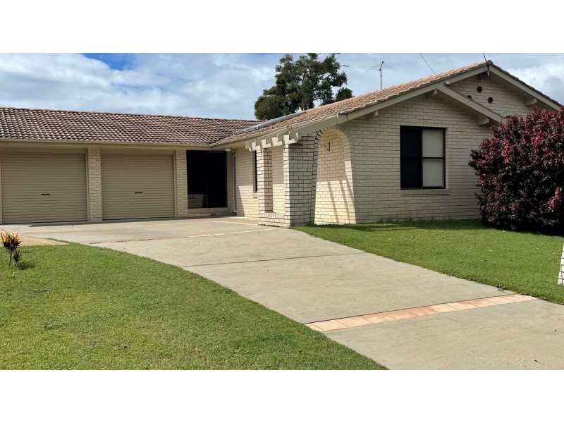 70 Coonawarra Court, Yamba NSW 2464