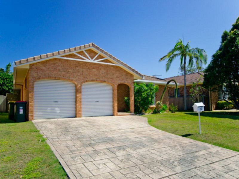 17 Mariners Way, Yamba NSW 2464