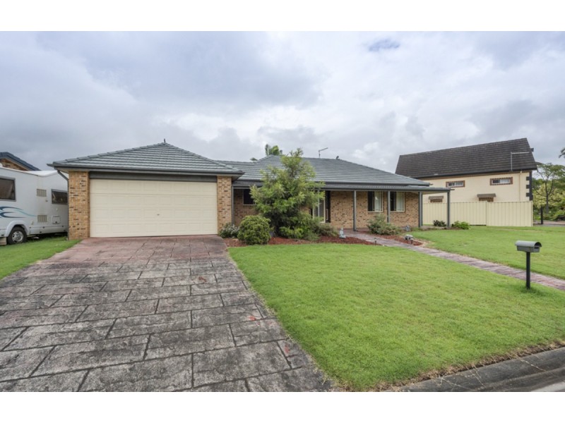 13 Admiralty Court, Yamba NSW 2464